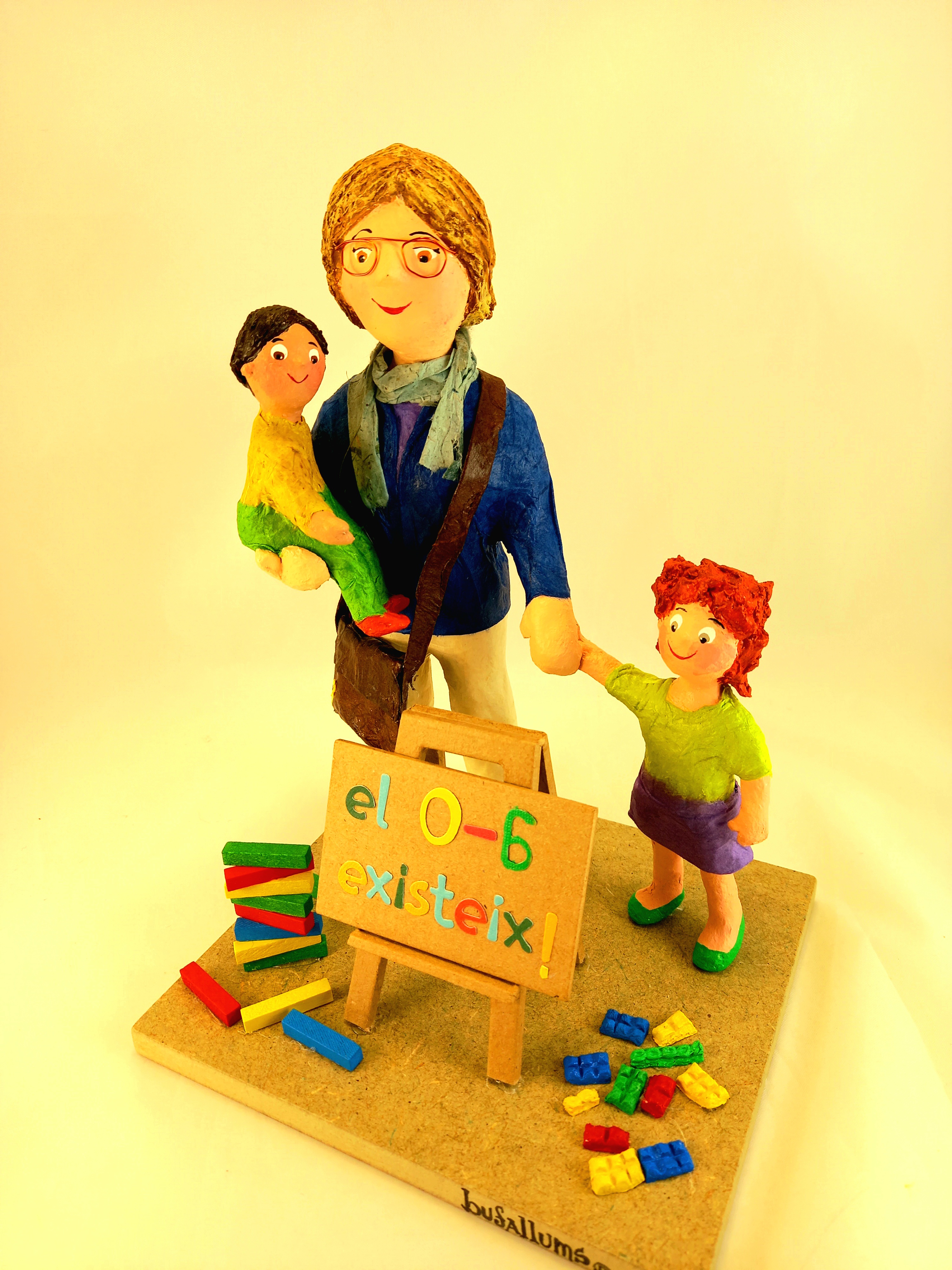 FIGURES PERSONALITZADES: Mestres, cuinera, conserge,....