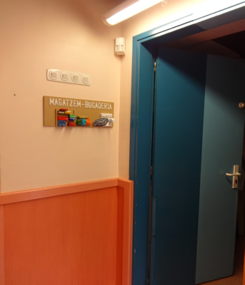 RÈTOLS amb els NOMS dels ESPAIS de la vostra ESCOLA